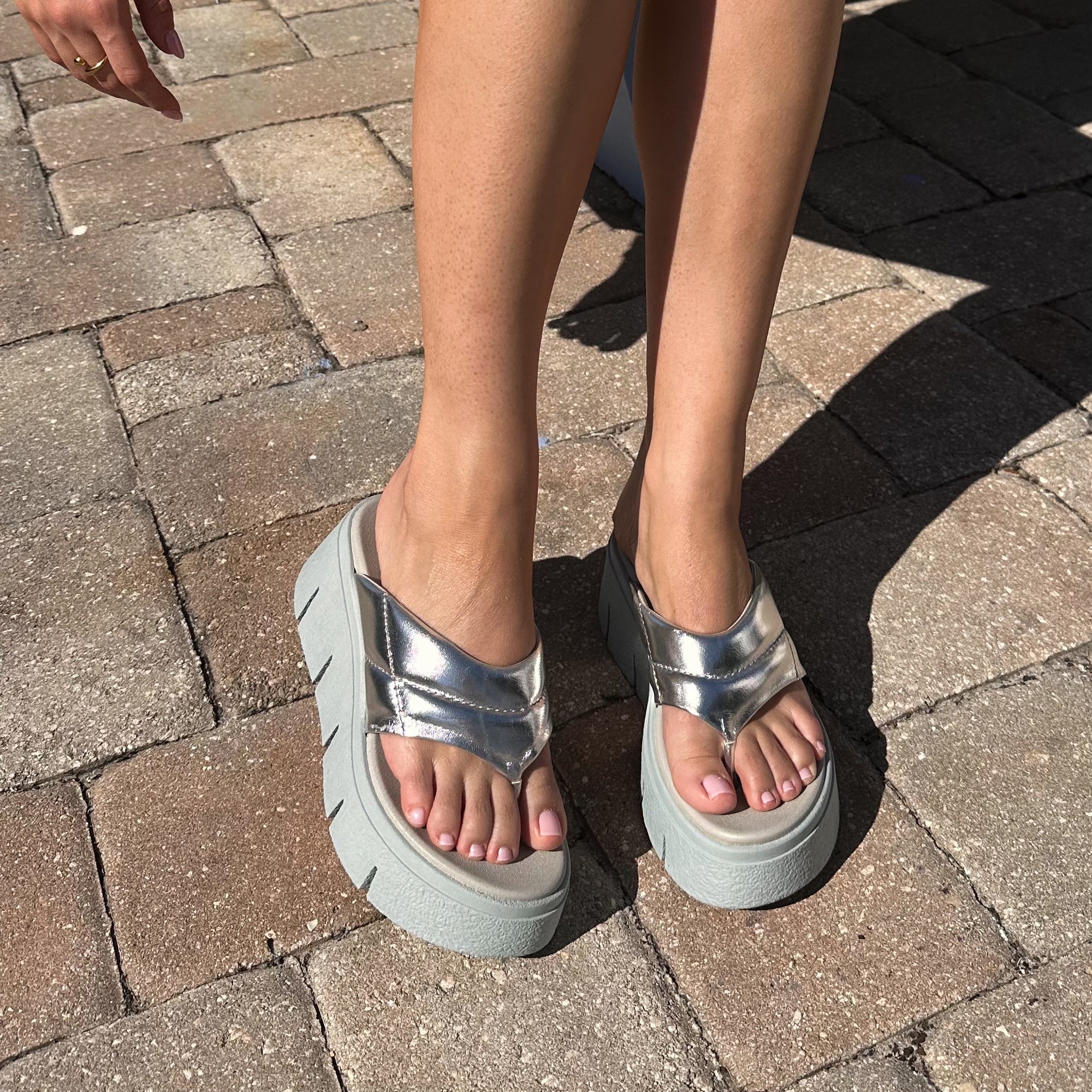 Abba Luxmotion Leather Thong Wedge Sandal - Colour Metallic Silver