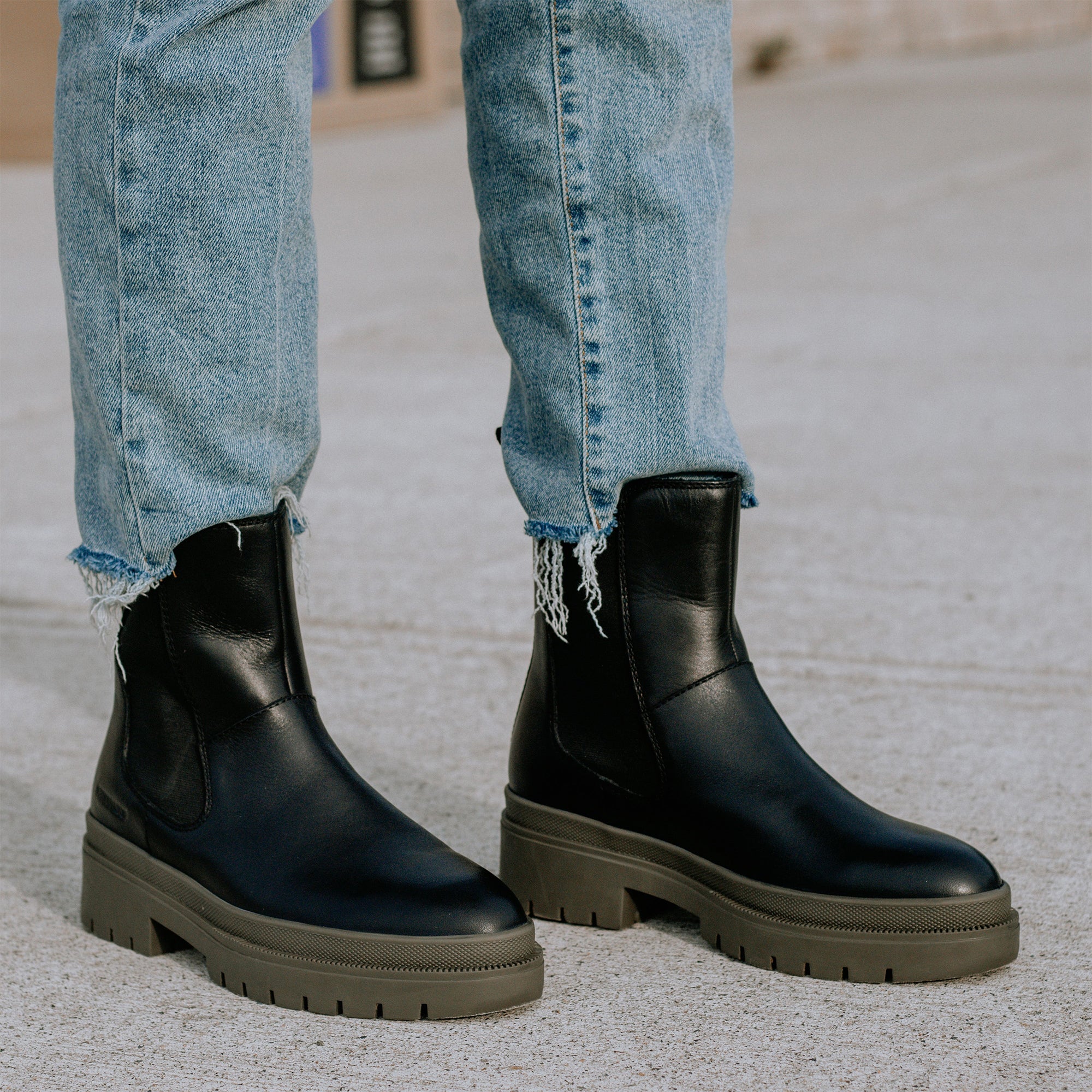 Swinton Leather Waterproof Boot - Color Black-DK Olive
